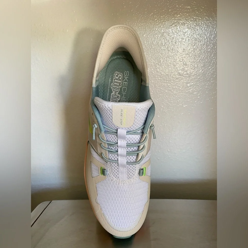 SKECHERS .. WOMENS GLIDE STEP SLIP-INS SNEAKERS
